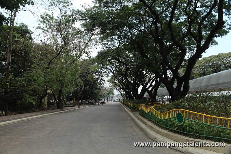 Quezon Memorial Circle with Main Gate along Commonwealth Avenue in background
