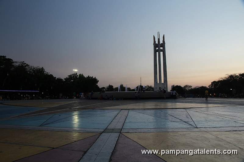 Quezon Memorial Circle at night