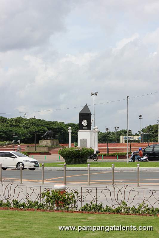 Luneta Park Main Road