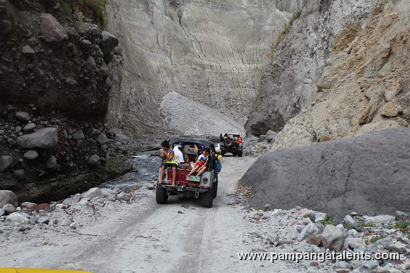 4x4 Drive Service to Mt. Pinatubo (Tarlac to Zambales)