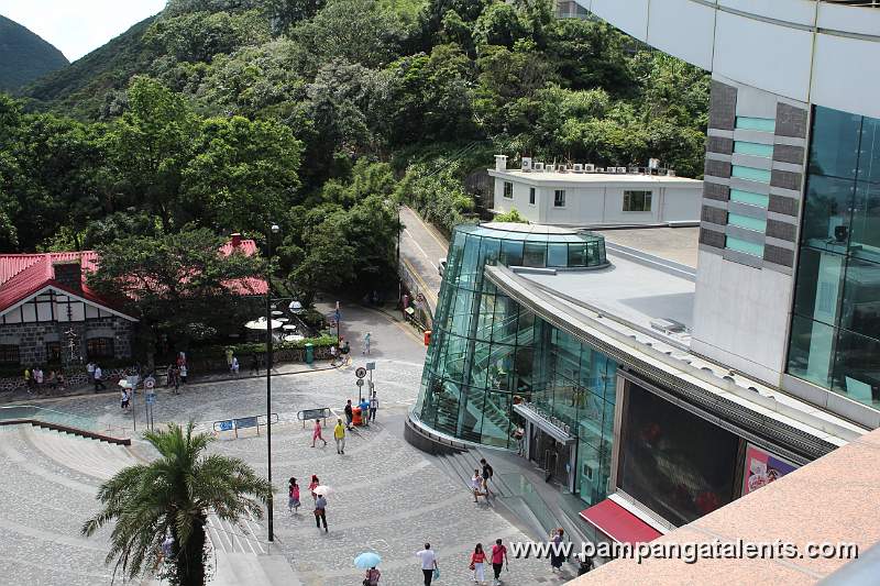 Peak top walking promenade (Peak platform view on Kowloon side)